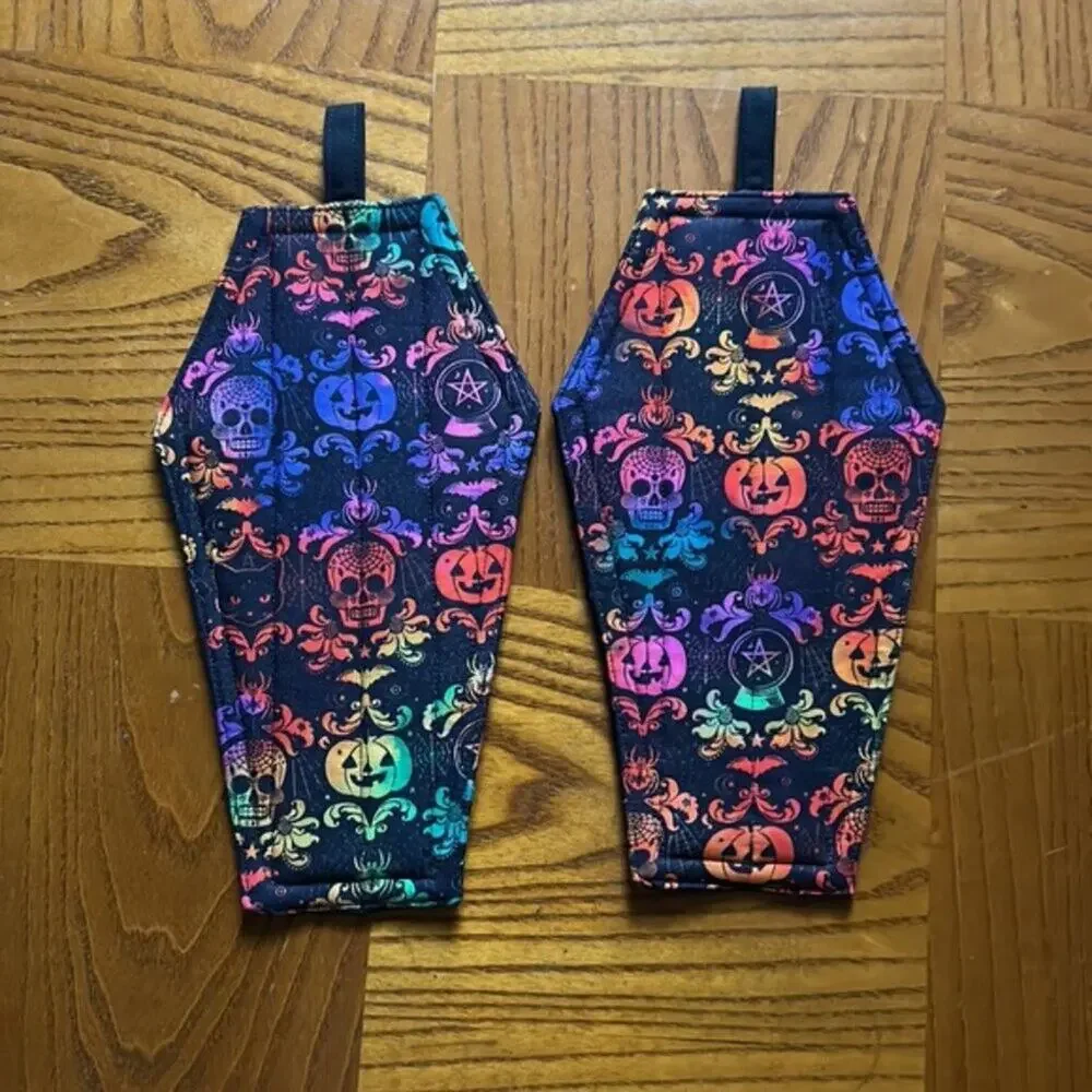2 Halloween Coffin Shaped Hot Pad Potholder Cloth Trivet Pumpkins Skulls Festive